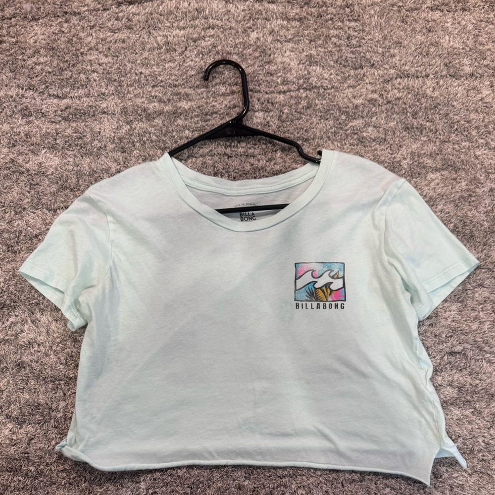 Billabong cropped t-shirt size medium